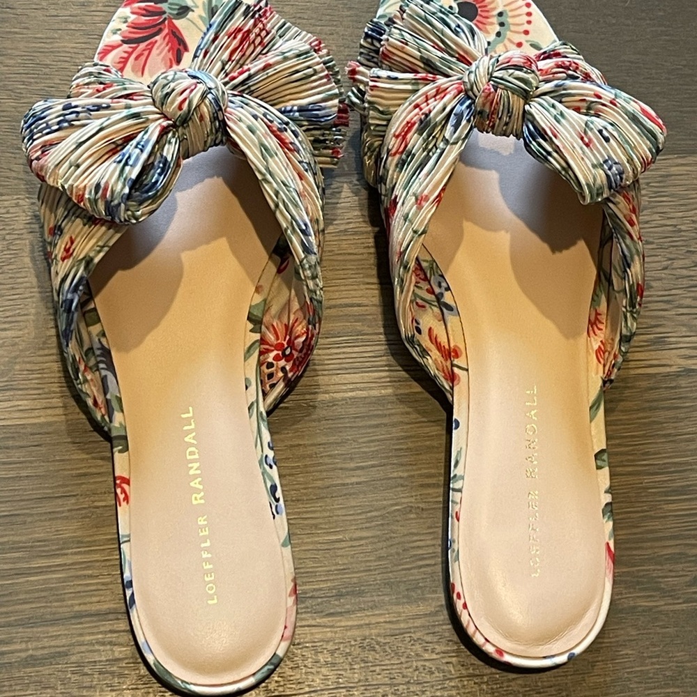 Loeffler Randall Daphne Pleated Bow Slides Tan Vine Floral size 8 B